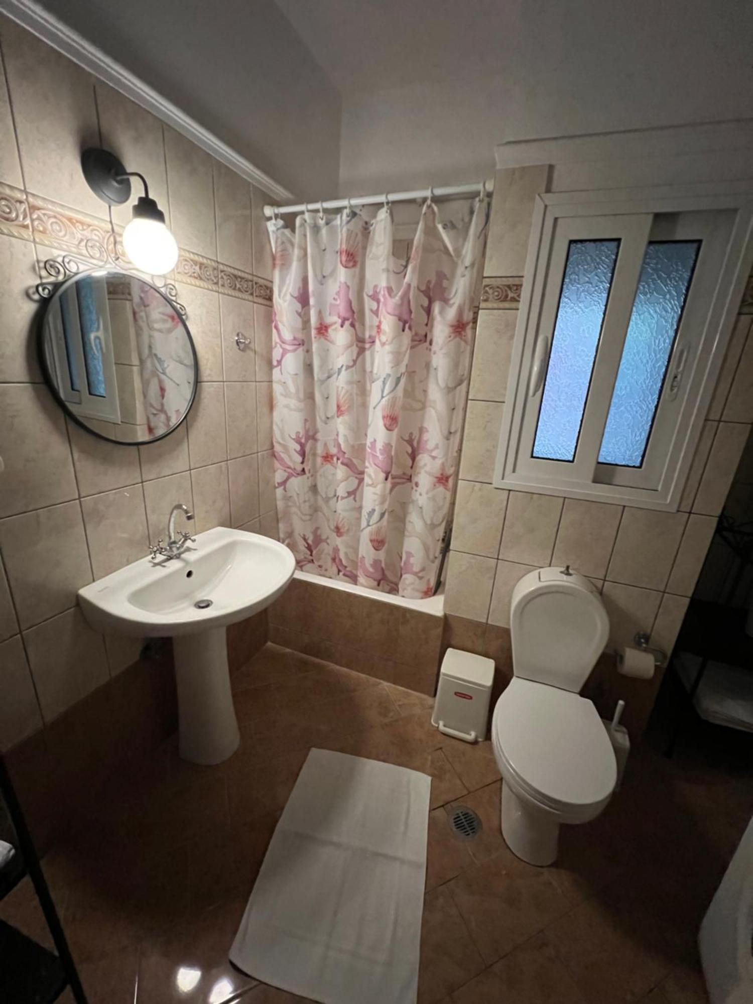 Niki Apartment 80 M2 In Gribovo Nafpaktos Luaran gambar